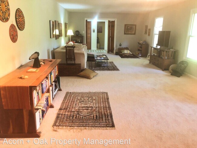 Building Photo - 5 br, 3.5 bath House - 9419 Theresa Lane