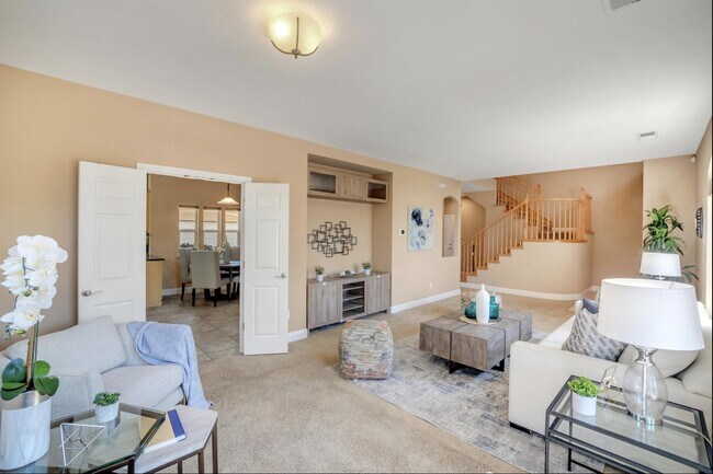 Building Photo - 1331 Branham Ln