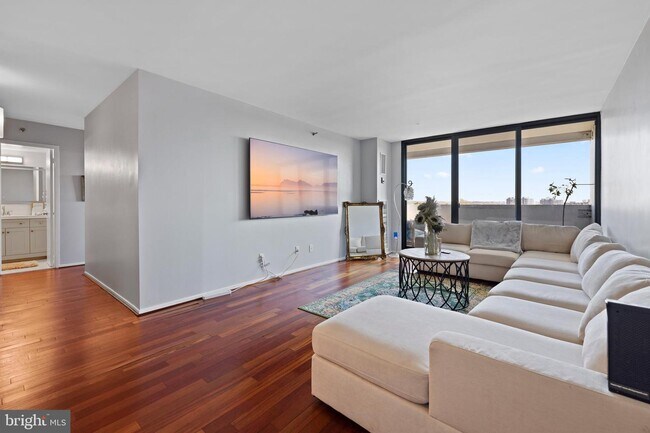 Foto del edificio - 5911 Edsall Rd