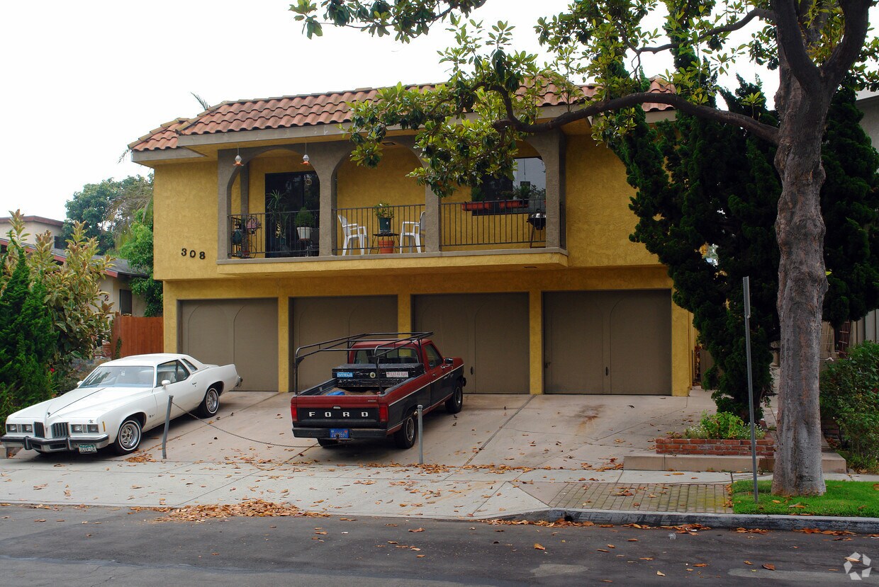 Building Photo - 308 Whiting St