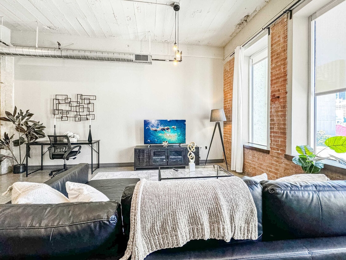 Foto principal - 555 Evergreen St