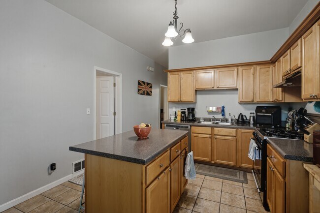 Foto del edificio - 3814 N Marshfield Ave