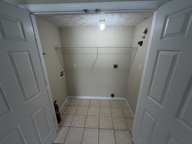 Building Photo - 139 Ash Ct