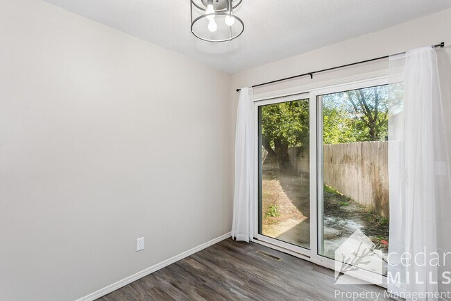 Foto del edificio - Updated 2 Bedroom Duplex - ANDOVER SCHOOLS!