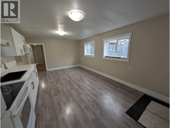 Photo du bâtiment - 1XXX E 64th Ave