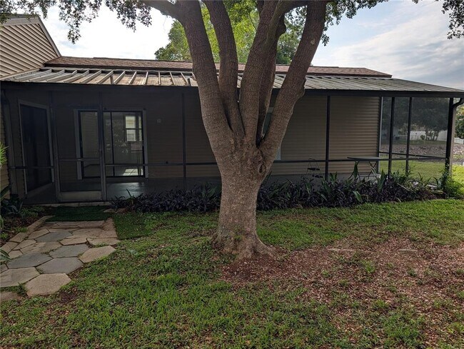 Building Photo - 517 Bearded Oaks Cir