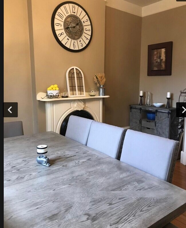 Dining room - 66 Elm St