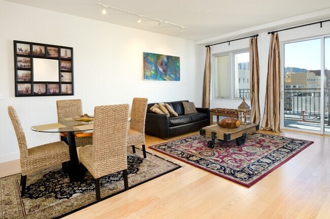 Building Photo - 9 Franklin St