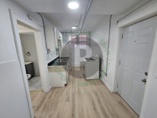 Building Photo - 2654 N Moreland Blvd