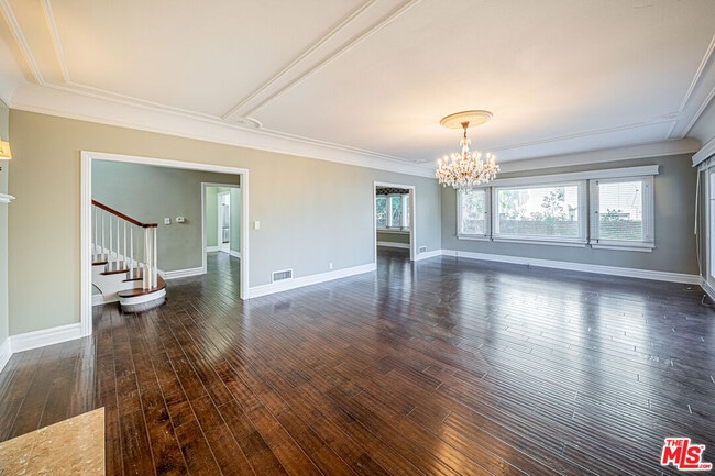 Building Photo - 1219 S Gramercy Pl