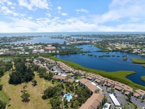 Building Photo - 898 Bird Bay Way
