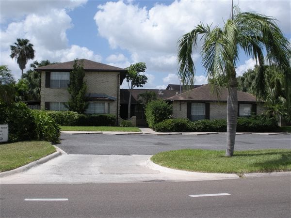 Building Photo - 2602 Treasure Hills Blvd