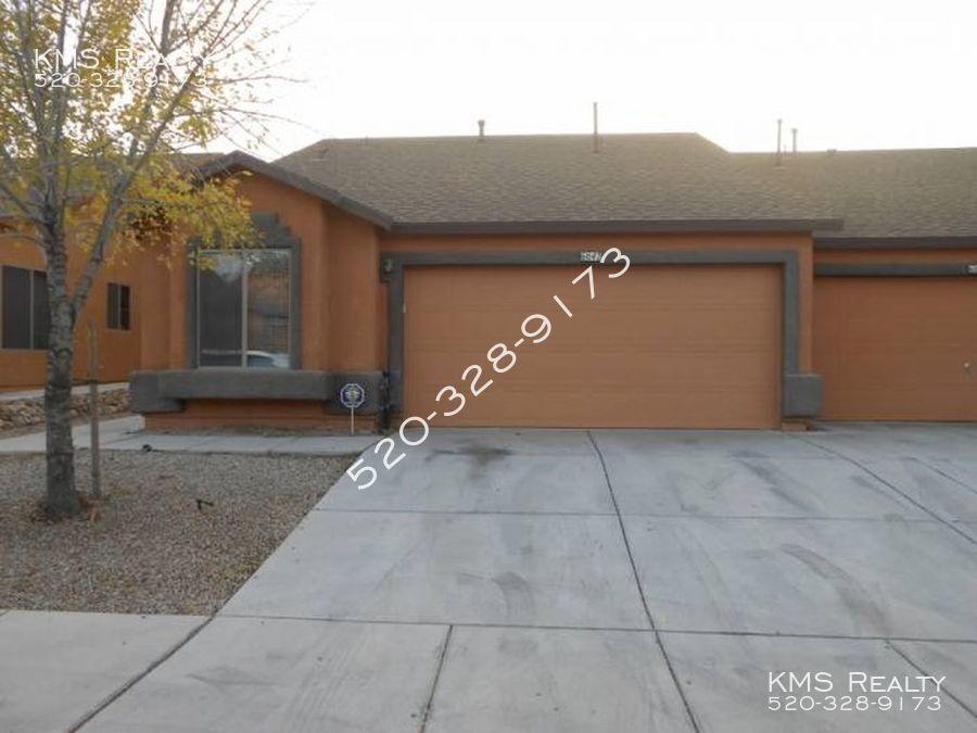 Primary Photo - 2 Bedroom 2 Bath plus a Den Town home - 60...