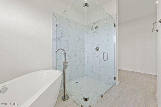 Foto del edificio - 2104 Embers Pkwy W