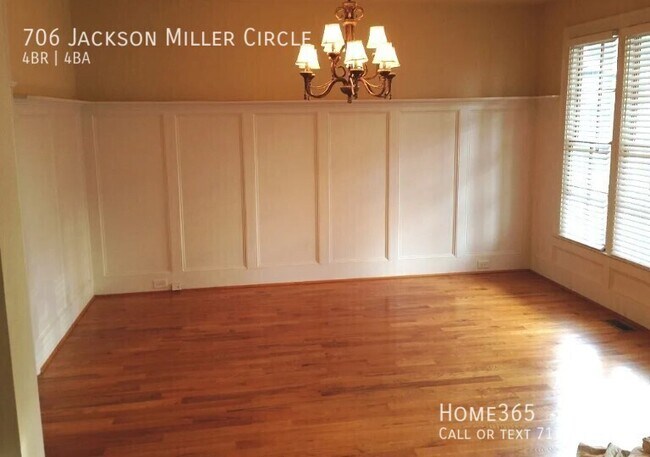 Foto del edificio - 706 Jackson Miller Cir