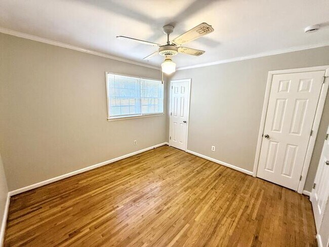 Foto del edificio - 311 35th Ave NE