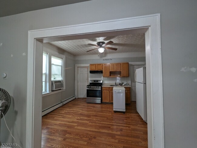 Building Photo - 213 Lincoln Pl