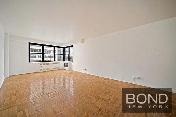Foto del edificio - 399 E 72nd St
