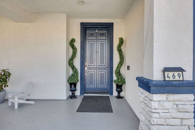 Foto del edificio - 469 Partridge Ln