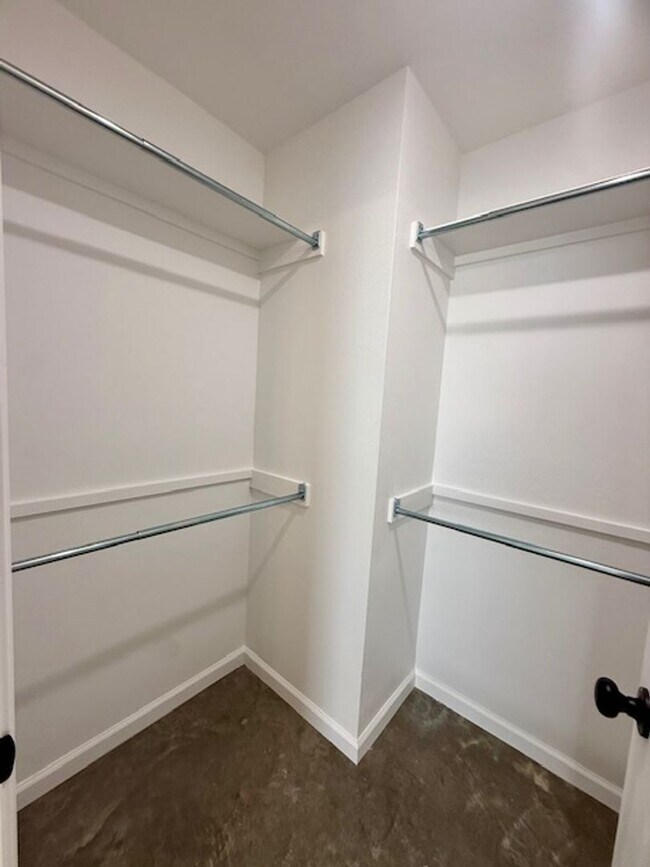 Foto del edificio - 2520 Hurricane Lake Rd