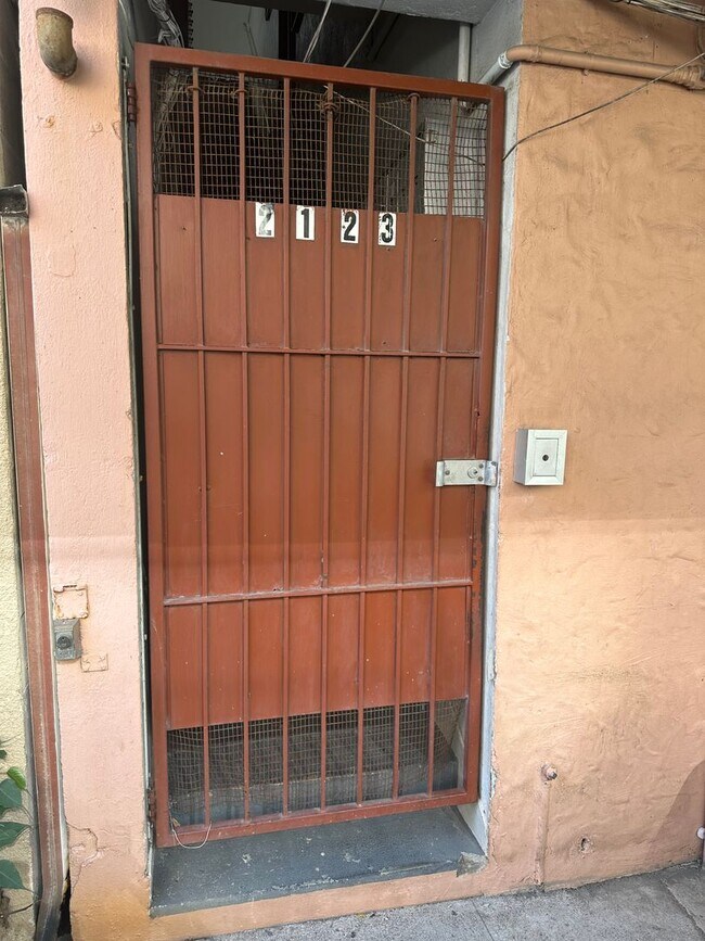 Foto del edificio - STUDIO IN THE HEART OF WAIKIKI!!!
