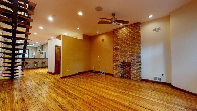 Building Photo - 1834 Ingleside Terrace NW