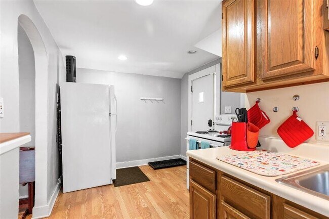 Foto del edificio - 939 E 3rd St