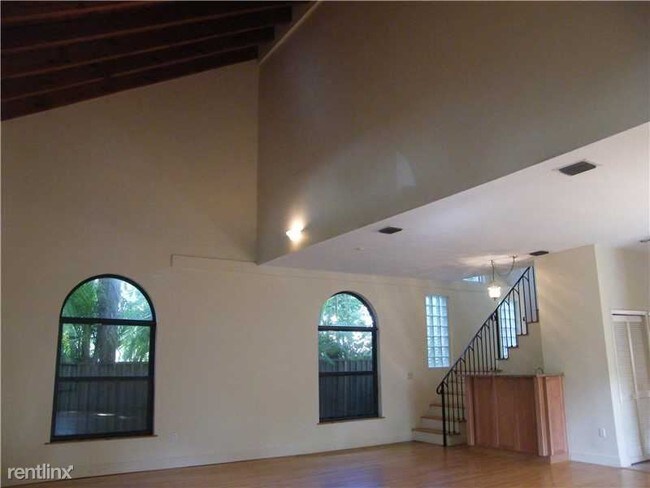 Building Photo - 3045 Lucaya St