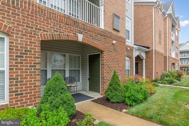 Building Photo - 205 Kings Crossing Cir