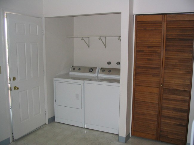 Foto del edificio - 1617 Stover St