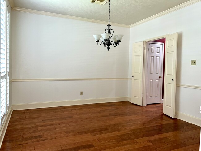 Foto del edificio - 12803 Birch Falls Rd