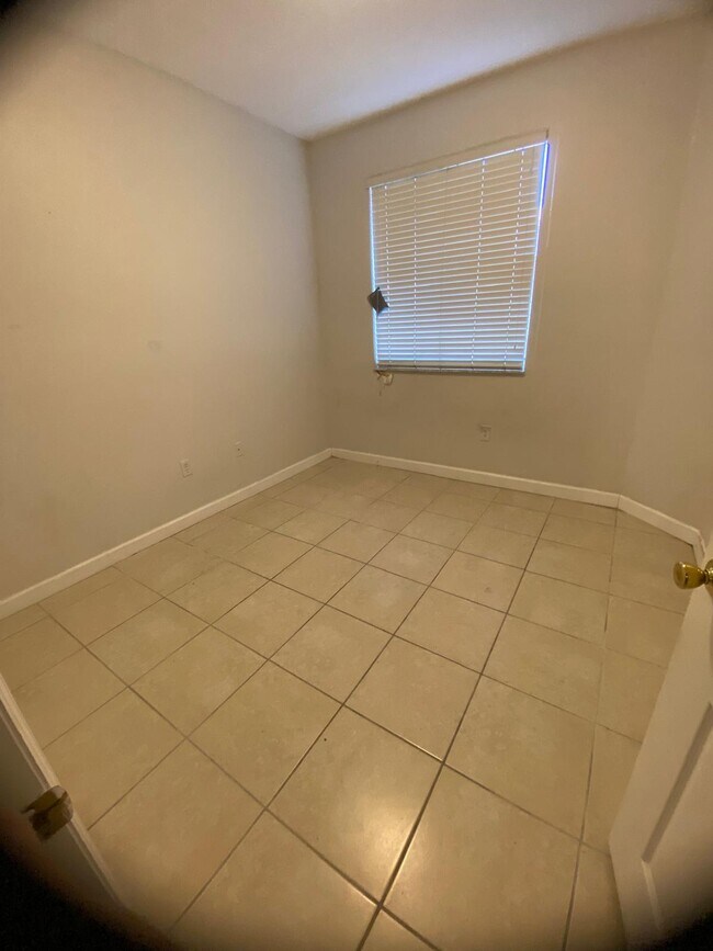 Foto del edificio - 1666 SE 27th Ct