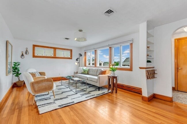 Building Photo - 61 Montmorenci Ave