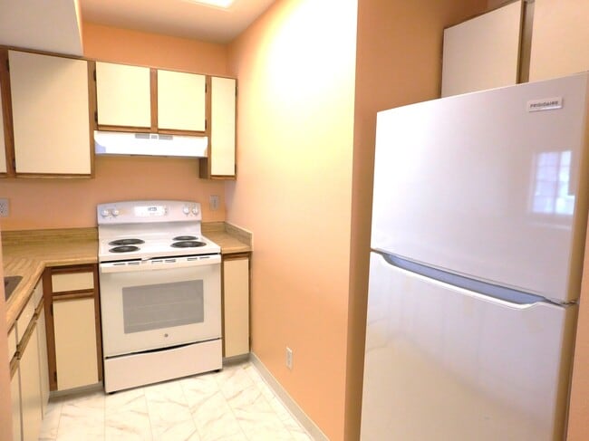 Building Photo - 876 London Green Way
