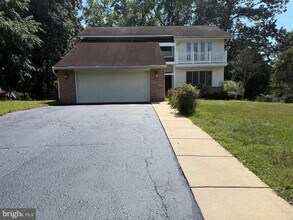 Building Photo - 7811 Wendy Ridge Ln