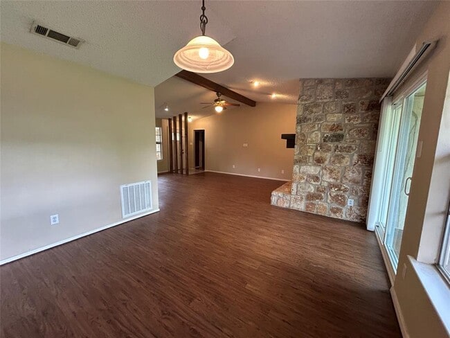 Building Photo - 3902 Beaconsdale Dr