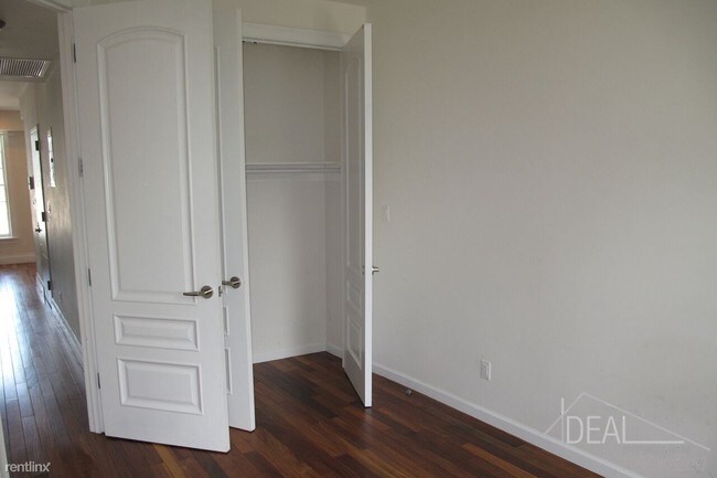Foto del edificio - 338 10th St