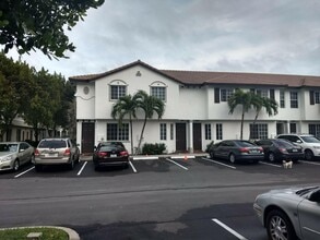 Building Photo - 4182 Napoli Lake Dr
