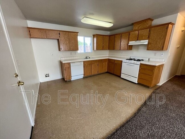 Building Photo - 482 W Morton Ave