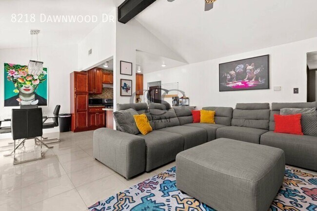 Foto del edificio - 8218 Dawnwood Dr
