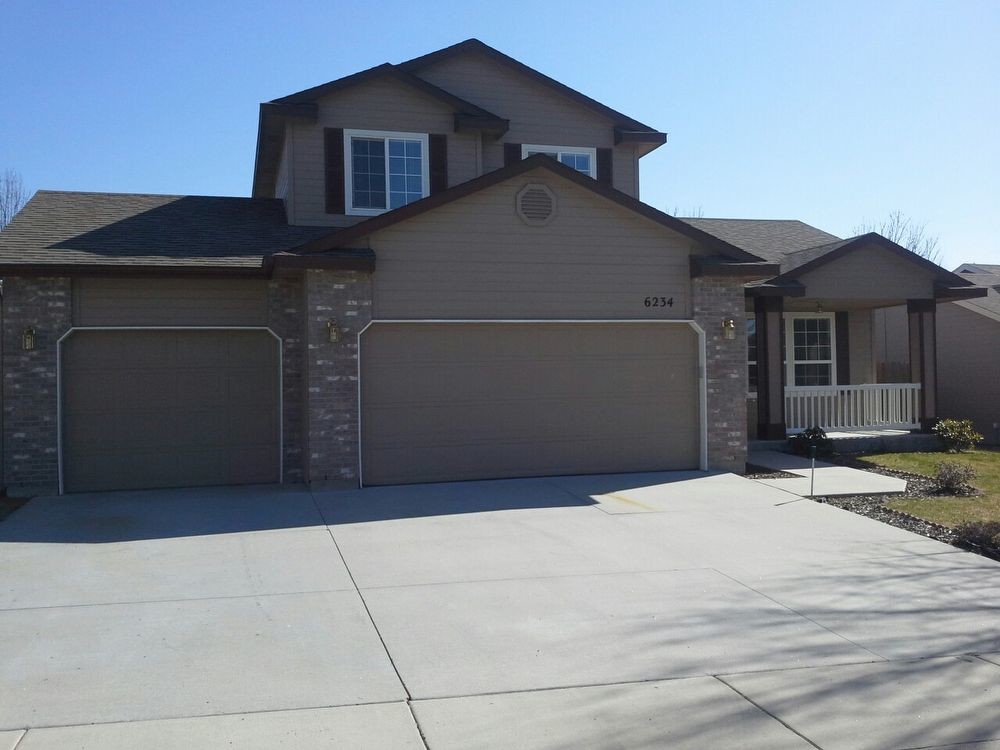 Foto principal - Desirable 3 Bedroom Home in Columbia Village