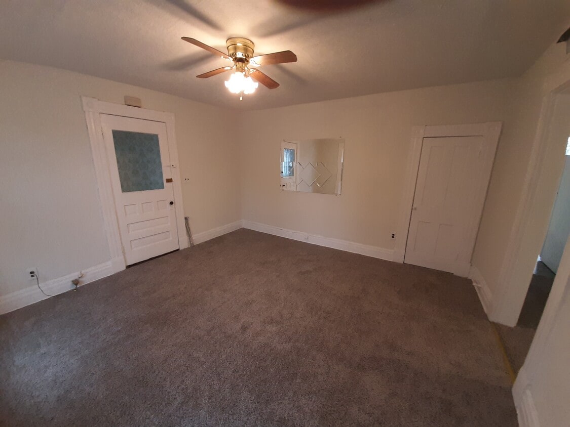 Living Room - 1120 Garfield Ave