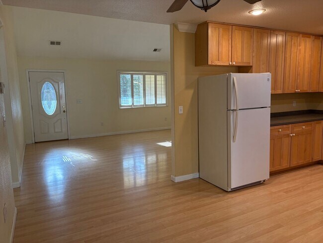 Building Photo - 14366 Bethany Cir