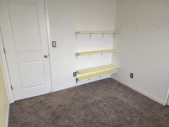 Foto del edificio - 241 Glen Vista Dr