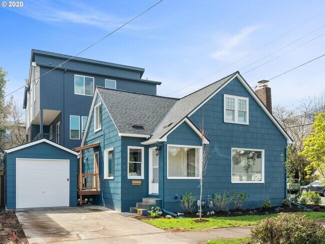 Building Photo - 4 Bed Richmond Corner Lot Craftsman w/Outs...