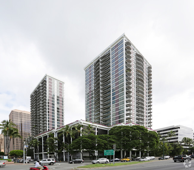 Building Photo - Town Tower