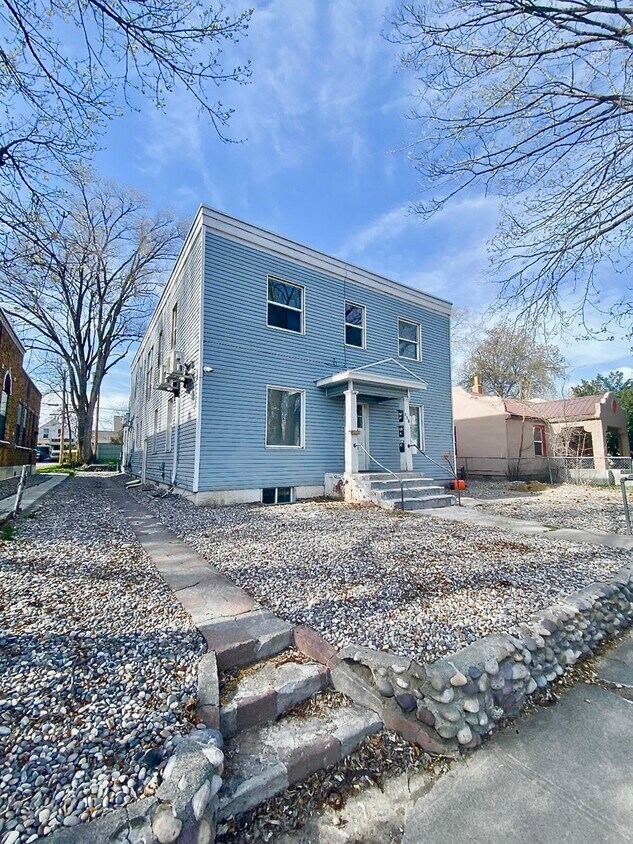 Building View - 138 7th St