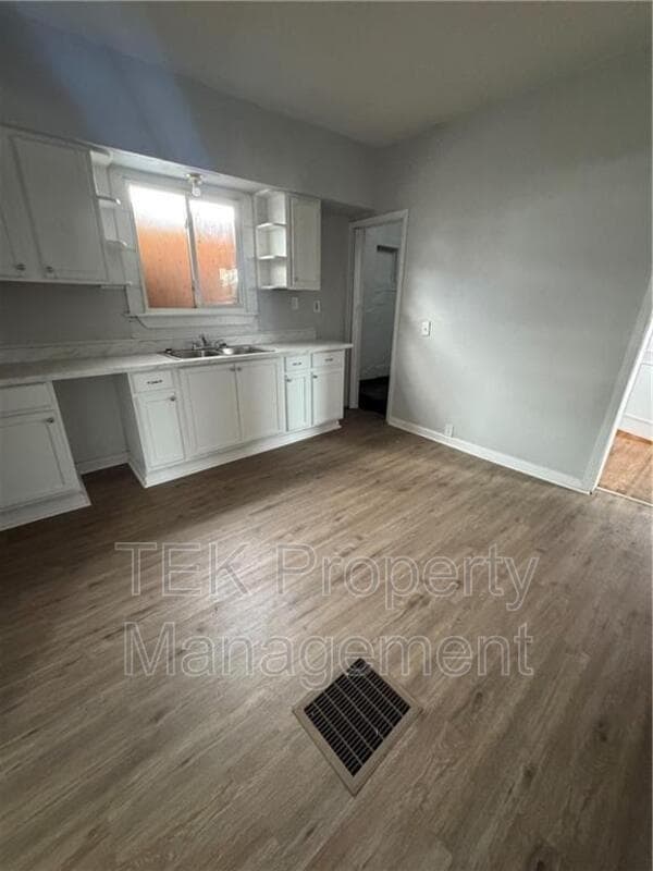 Building Photo - 5 Laser St