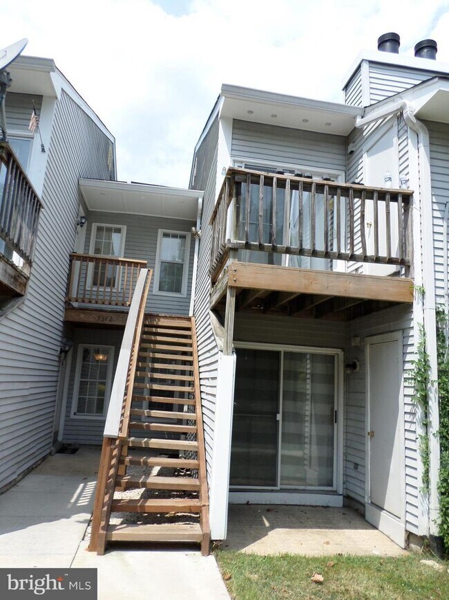Building Photo - 5372 Bedford Terrace