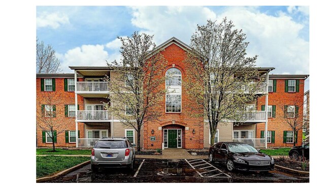 Edificio de apartamentos - 5401 Michelles Oak Ct